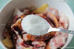 如何做三葱焖排骨的做法（端午节家宴菜）
