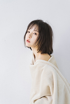 左小聪明🌟🌟小仙女👼采集到化妆海报
