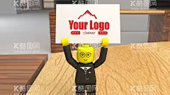 木纹桌子上在正面小人拿名片样机  - 源文件下载【酷图网】logo样机展示,高档logo,标志,素材,模版,VI,样机,效果图,logo样机,智能对象,贴图,提案,样机模板展示,VI样机,样机素材,包装样机,VIS样机,样机设计,品牌VI样机,品牌VI,