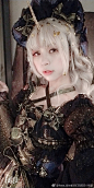 #LOLITA##工作周更# 
超级无敌喜欢今天的妆造！！自己xjb 编的发型加上@乌鸦_LoveNPeace  大神的妙手，成就了俺这一只unicorn 
俺们已经在这种看起来十分有钱妆造的道路上越走越远了

小裙子：@古典玩偶ClassicalPuppets  （幻兽图鉴，配色好好看！！好好看，好好看！！
假毛： ​​​​...展开全文c