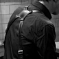 BenedictCumberbatch 



看到有博主放了关于枪套带的图，那我也凑个热闹来几发本尼的枪套带吧……这东西确实很棒… ​​​​