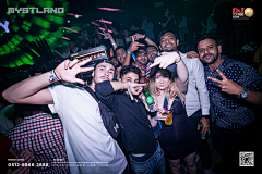 RoninJeff采集到夜店摄影