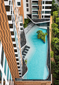 摄影：曼谷高层楼盘 M JATUJAK / PanoramicStudio :   接地层景观 Ground floor landscape          高层露天泳池 High-rise outdoor swimming pool   景观设计：Sanitas Studio 摄影师：Tinnaphop Chawatin, Chakkraphob Sermphasit...