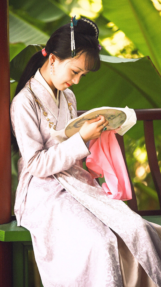 小戏骨红楼梦薛宝钗钟宝儿