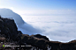 一片雾腾腾的山上景观图，大山包云海图片素材
