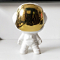 金色星球台面摆件宇航员模型北欧儿童房流浪地球太空科技软装饰品-淘宝网
