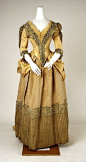 服装｜维多利亚时代晚期，1870～1885日常服装。
