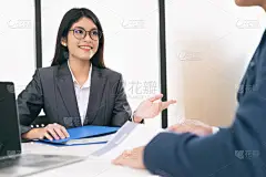 业务情况, 面试理念。有信心的商人与公司人事经理面谈