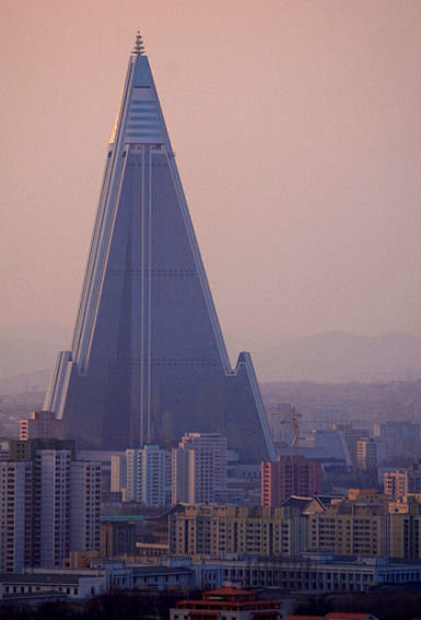 Ryugyong Hotel, Baik...