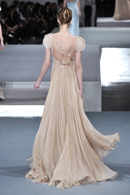 saab礼服,在红毯上留下了难忘的背影~elie saab haute couture ss