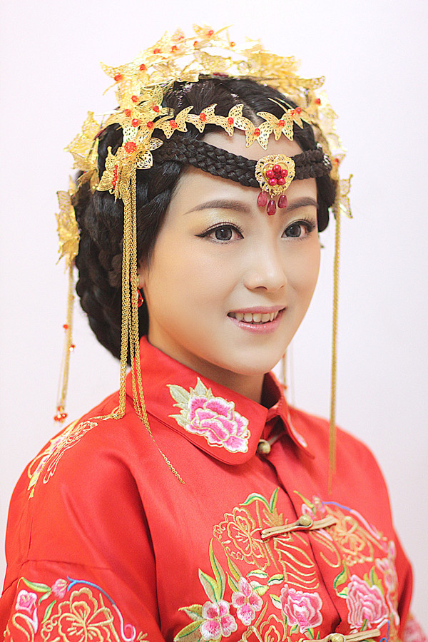 中式新娘编发教程 打造古典而高贵的情态