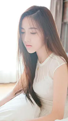 HD高清锁屏手机壁纸，黎明的曙光揭去夜幕的轻纱，吐出灿烂的晨光