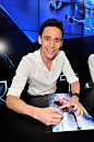 2013 > Marvel's Thor: The Dark World Autograph Signing - July 21st - 003 - Tom Hiddleston Online