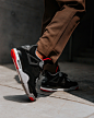 AJ4,Air Jordan 4,308497-060,发售  黑红 Air Jordan 4 上脚无可挑剔！这颜值怎么搭都帅！