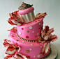 [] 一个粉色蛋糕，插满蜡烛，闭上眼，许个愿。呼~~~~
