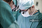 Surgeons during an operation_创意图片