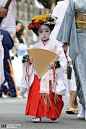 taishou-kun: “Kyoto Sanada Little girls at Kyoto kitano tenmangu zuikimatsuri 京都北野天滿宮瑞饋祭 - Japan - October 2007 Source : Flickr ”