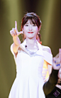 #IU# #IU出道八周年# 160918 IU和Uaena八岁生日快乐，以后一起创造更多美好的回忆，好吗？【cr：logo】