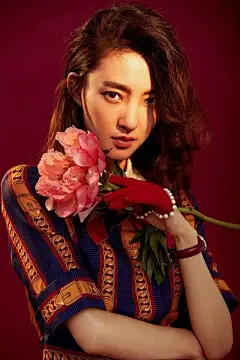 凭什么林允欧阳娜娜关晓彤这些流量小花集体为海报美妆大赏打Call？