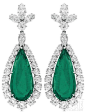 祖母绿耳环
 
伊利莎白-泰勒是出了名的珠宝爱好者，她对祖母绿更是情有独钟。她的这一套宝格丽珠宝祖母绿珠宝上镜无数，也是世界上最知名的祖母绿珠宝之一。@北坤人素材
