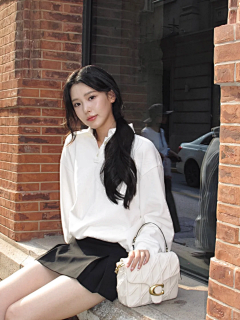 风儿青采集到服装搭配 美女