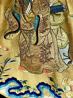 清中期 官绣 黄地 财帛星君送财送福 壽桃纹_7_Song 瑞典_来自小红书网页版