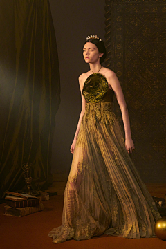 ˇ青城梦远采集到Christian Dior S/S 2021 Couture