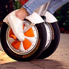 爱尔威智能科技采集到Airwheel爱尔威A3两轮智能电动平衡车