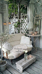 Pin Away Wednesdays: White Rooms and White Decor
