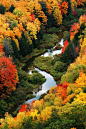 秋天，豪猪山脉，密歇根州，美国。

