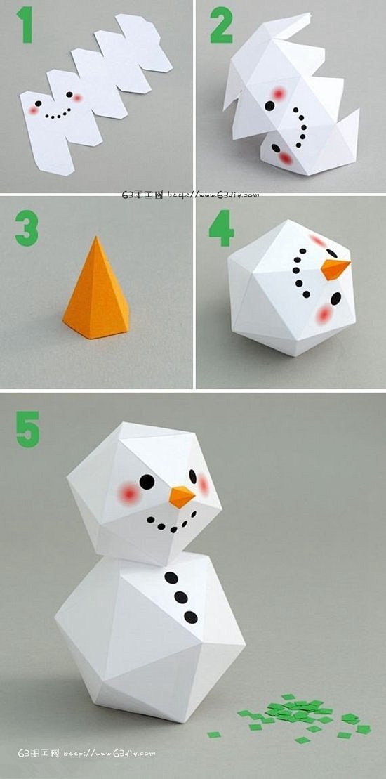 今天的手工折纸就是折一款可爱的小雪人，其...