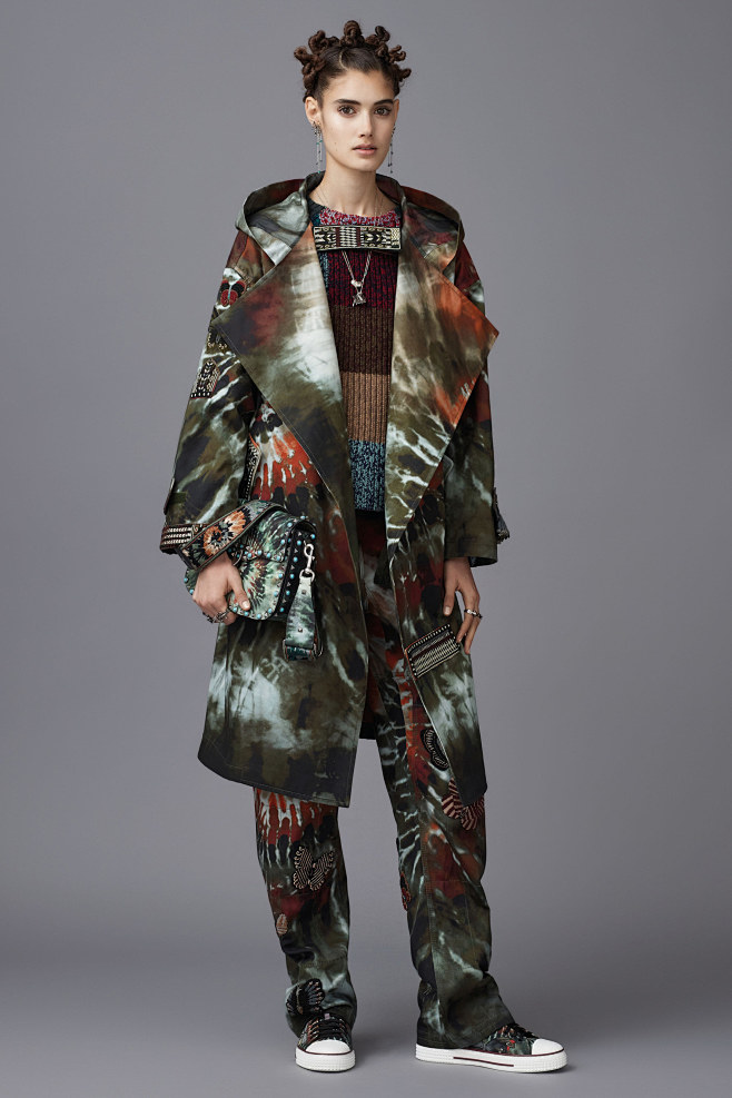 Valentino Pre-Fall 2...