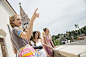 Tour guide pointing during tour of Slovenian coastline.详情 - 创意图片 - 视觉中国 VCG.COM