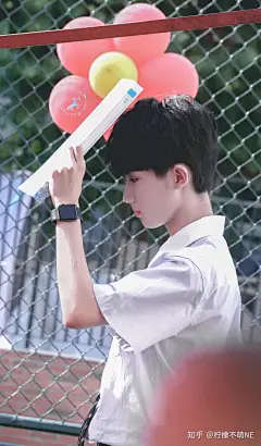 (1 封私信 / 33 条消息) 有没有好看的男孩子壁纸？ - 知乎 : 这也是我在知乎上找的，希望你可以喜欢，嘻嘻哈哈(ಡωಡ)（请忽略这个乱入的狗子）(ಡωಡ)hiahiahia 在…