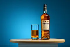 酒瓶威士忌图片摄影图