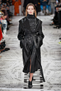 Stella McCartney Fall 2019 Ready-to-Wear Fashion Show : The complete Stella McCartney Fall 2019 Ready-to-Wear fashion show now on Vogue Runway.
