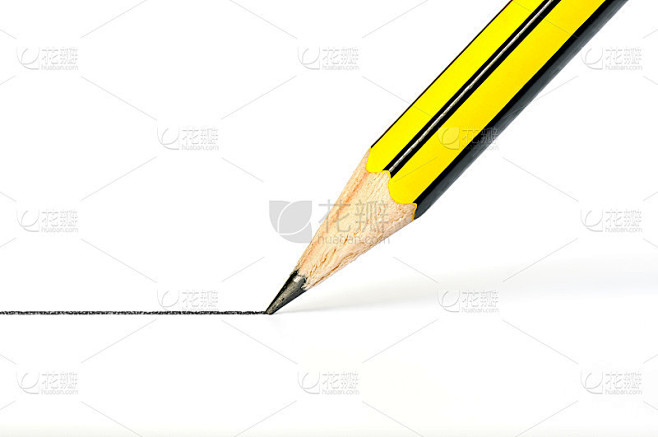 铅笔在白纸上画一条黑色的直线