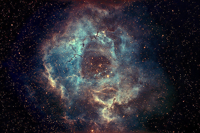 Rosette Nebula 。到底是藏...