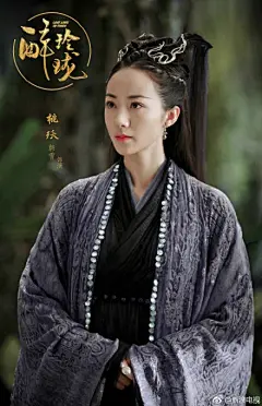 @刘诗诗 @William威廉陈伟霆 @徐海乔 @韩雪 @黄梦莹maggie 领衔主演，@刘奕君actor @韩栋 @曾黎 @李呈媛 特别出演的#剧版醉玲珑#今日发布“时光重蝶”海报，正式定档7月13日登陆东方卫视周播剧场。约吗？ |刘诗诗陈伟... ​