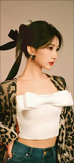 美女壁纸～毛晓彤身穿时髦的豹纹开...@霁枫壁纸的动态