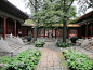 2011北京之旅（8月28日至9月3日）（2） : 8月29日我的房间没有包括早餐。早上8时许到酒店对面的祥八福卤煮店，叫了一份五花肉面汤。挺好吃的，三层肉肥而不腻！9点半，二姐、二姐夫和我开始了我们这一天的行程- 游故宫。紫禁城位于北京市中心，现称为故宫，意为过去的皇宫。它是明、清两代的皇宫，也是当今世界上现存规模最大、建筑最雄伟、保存最完整的古代宫殿和古建筑群。紫禁城自明初永乐五年（1407年）始建，明清两代不断改建、添建，尤其是明代嘉靖时期的改制和清代乾隆