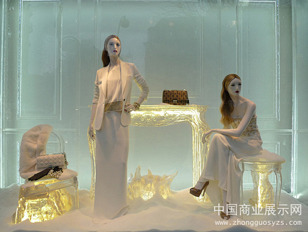 巴黎迪奥（Dior）橱窗陈列展示