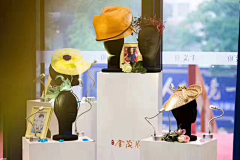 山夕素影采集到Jewelry  Display