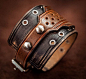 This rock style cuff bracelet dark blue and brown leather is made entirely by hand. The effects of wear are sanded with fine grain before waxing to ensure a soft touch that will never move. The edges are bevelled and polished for comfort. Deep shades are 