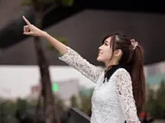 美丽清纯的白衣美女背景