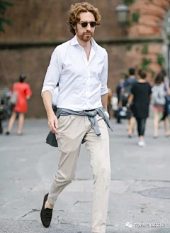 奋翼高飞采集到服装
