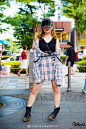 #原宿街拍# Katy, 19岁，搭配：Plaid Harajuku Street Fashion w/ Burberry, Faith Tokyo, Dr. Martens & Peco Club O网页链接 ​​​​