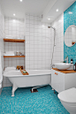 49平田园风格一居浪漫家居卫生间浴缸花洒置物架装修效果图
