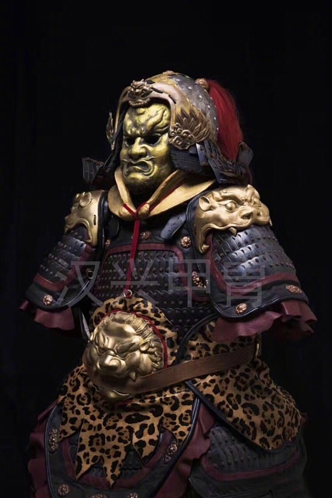 中國甲胄。金鱗豈是池中物，一遇風雲便化龍...