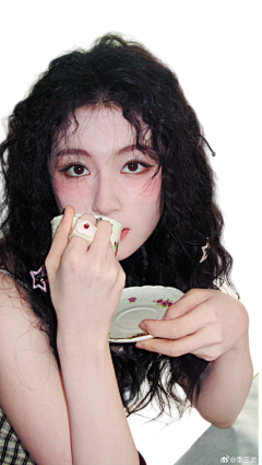 JIAN_简宋采集到李兰迪